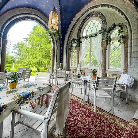 Castle Guest house *
