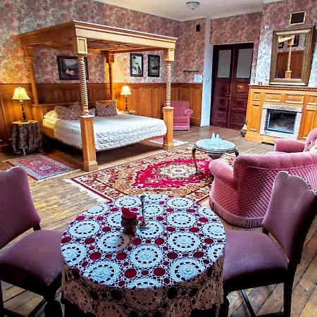 Penzion Castle Laitse