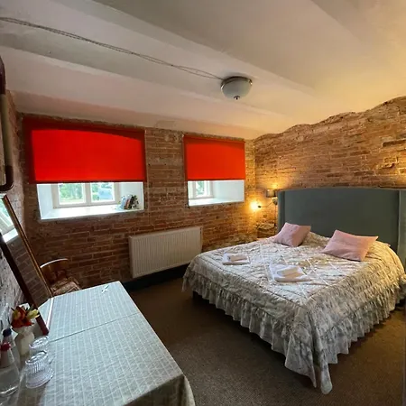 Castle Guest house *