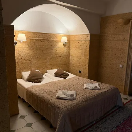 Castle Gostinjska kuća 3*
